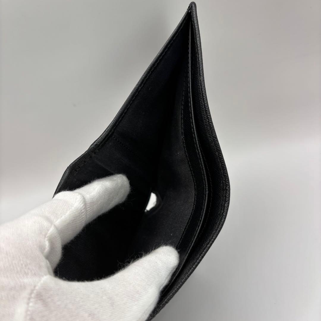 vivienne westwood 二つ折り財布　ブラック　シルバー　財布　黒