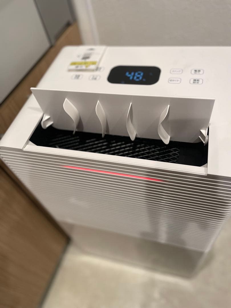 極美品アイリスオーヤマ 空気清浄機能付き除湿機 IJCP-J160-W