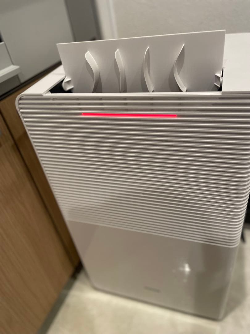 極美品アイリスオーヤマ 空気清浄機能付き除湿機 IJCP-J160-W