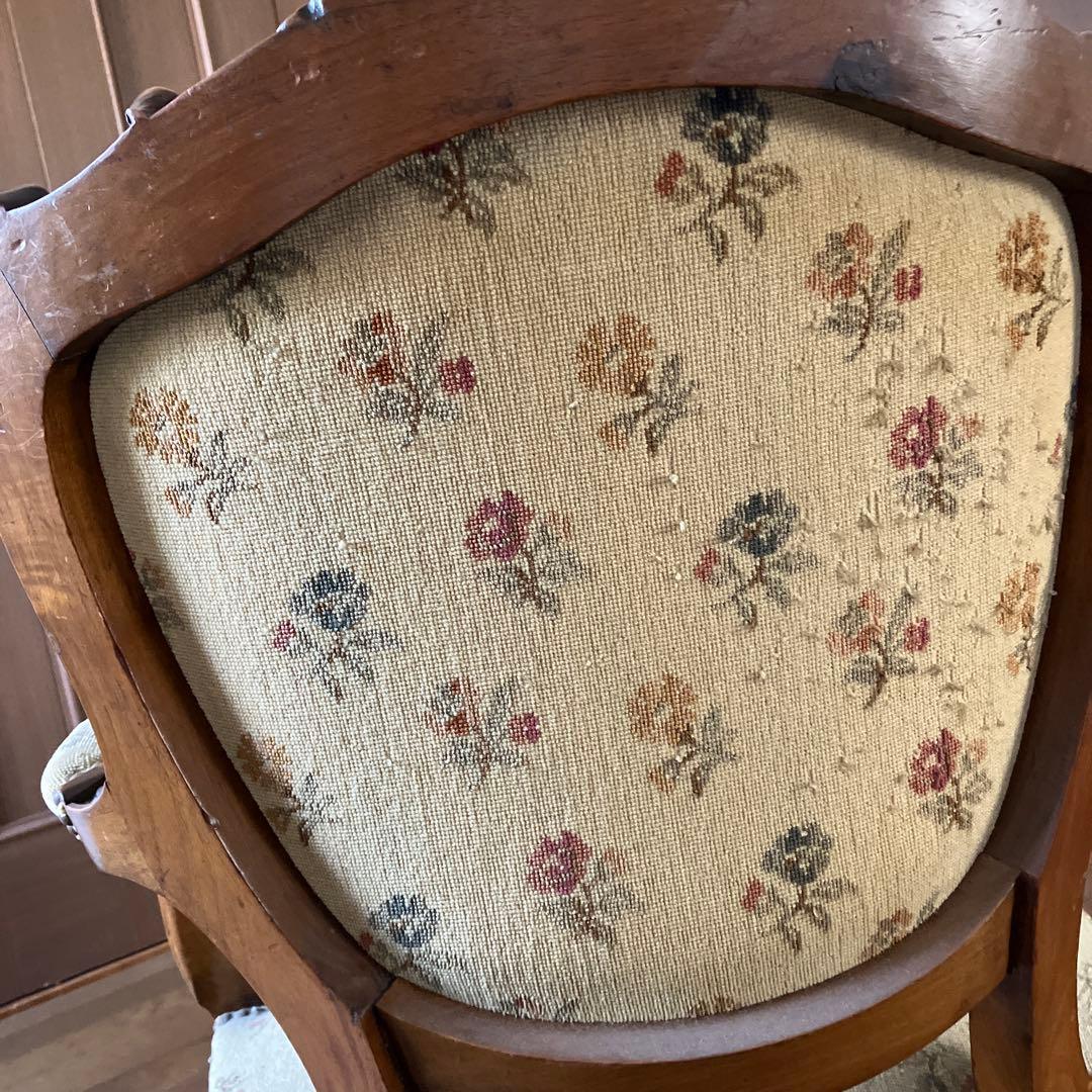 フローラルパターン アンティークチェア