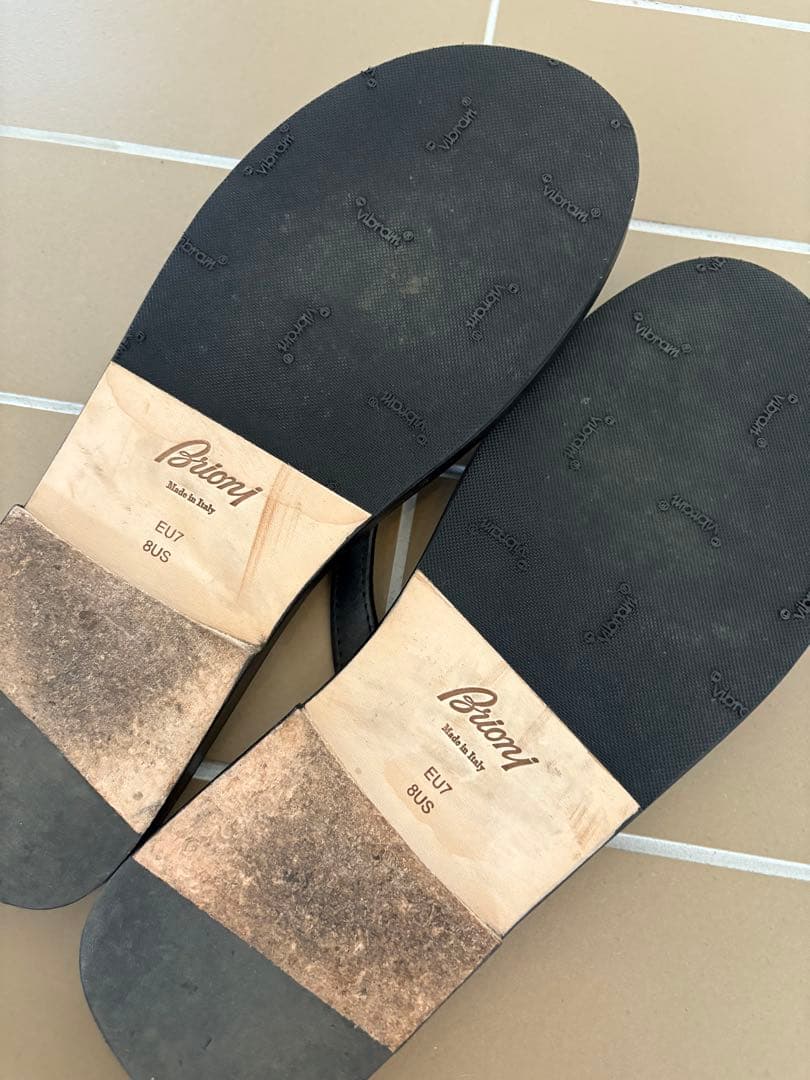 Brioniブラック レザー　トングサンダル