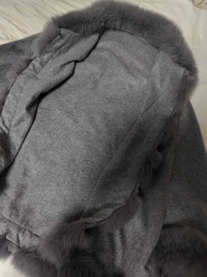 た*あ様 FOURCARD ブルーフォックス グレー ケープ ポンチョ カシミヤ