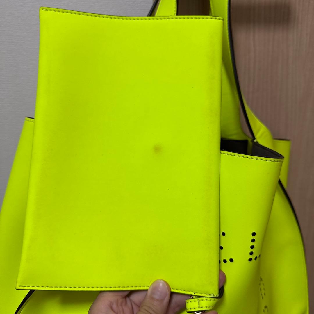 ステラマッカートニー バッグ 本物 ネオンイエロー