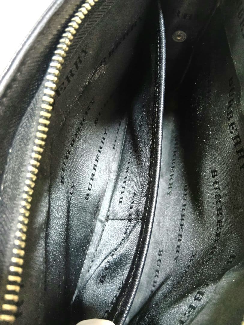 バーバリー　セカンドバッグ　クラッチバッグ　ブラック　レザー　ハンドル付き