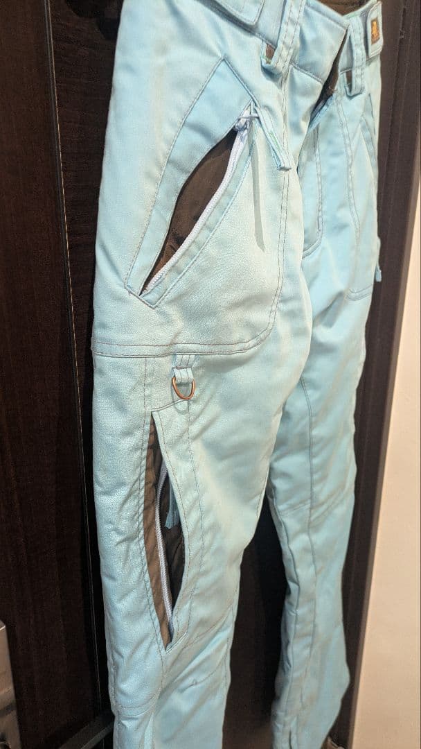 x-niX（エクスニクス） スノーボードパンツ 水色