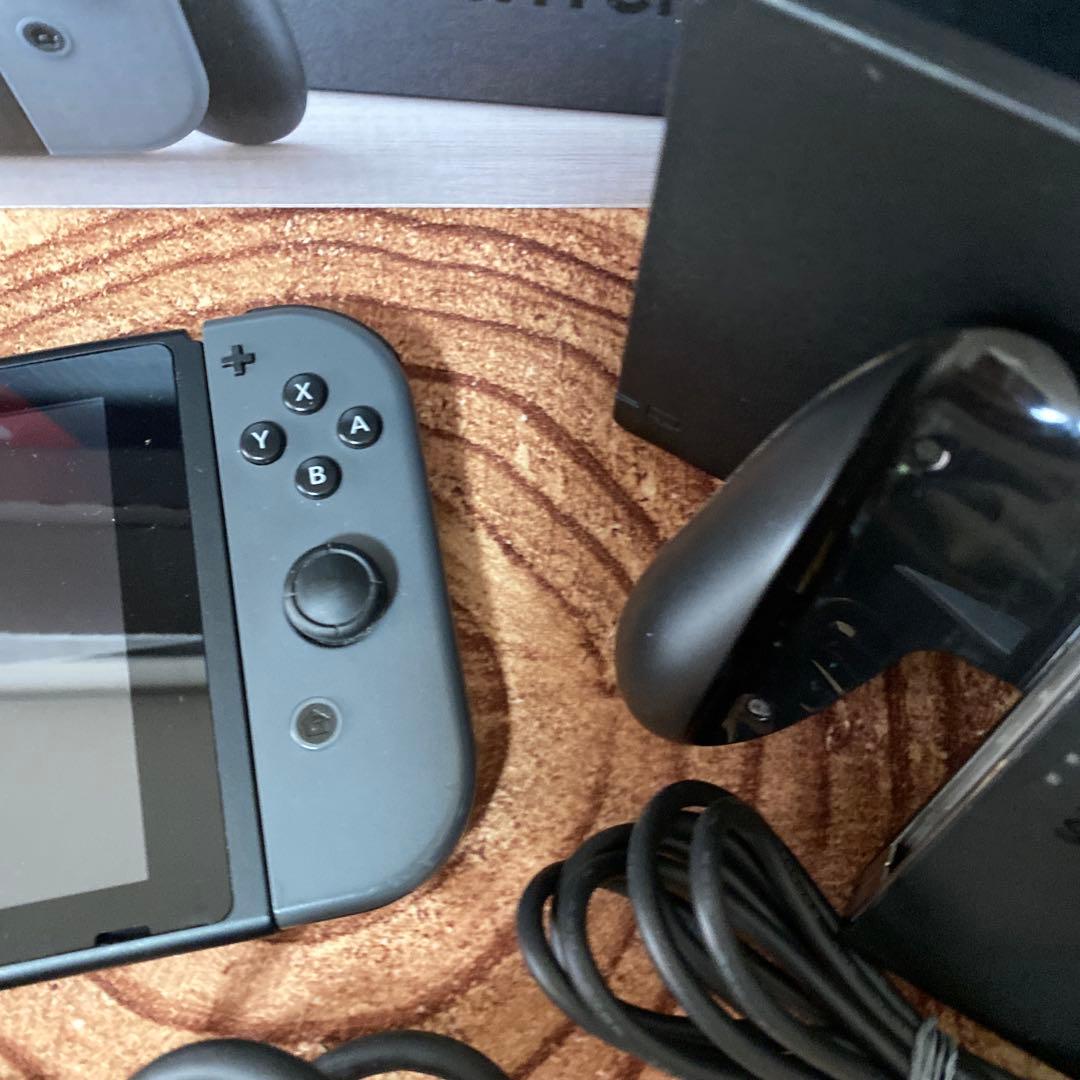 Nintendo Switch ニンテンドースイッチ本体　グレー①