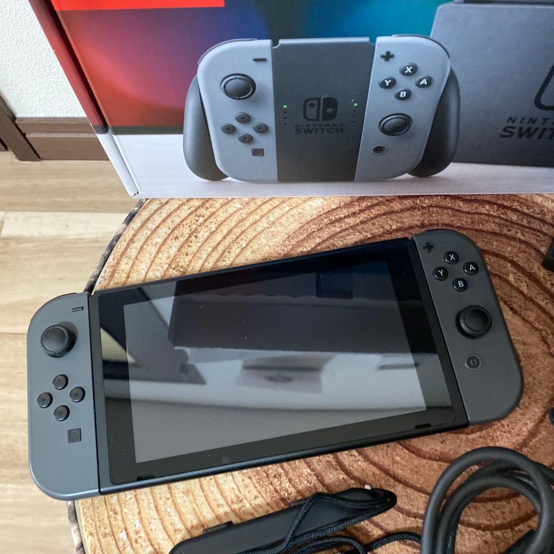 Nintendo Switch ニンテンドースイッチ本体　グレー①