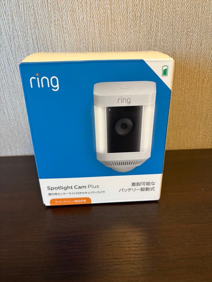 発送12/20ですRing Spotlight Cam Plus