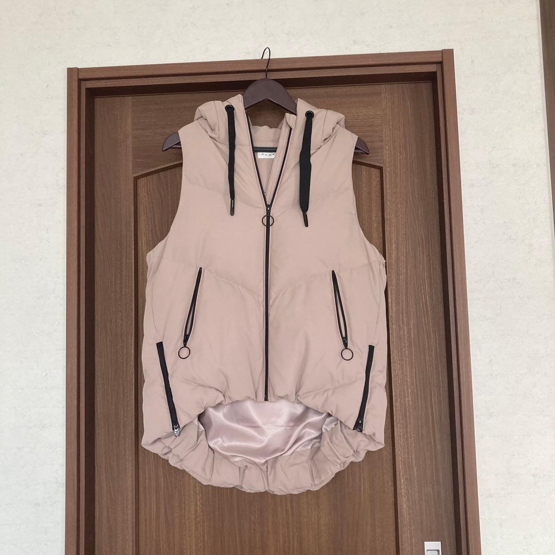 CLOVE フード付きベージュダウンベスト