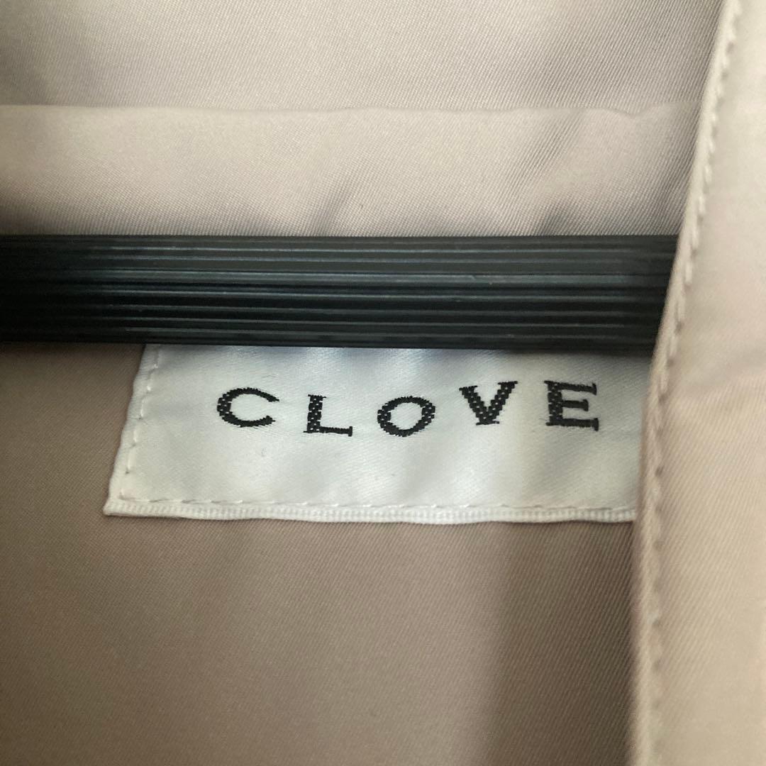 CLOVE フード付きベージュダウンベスト