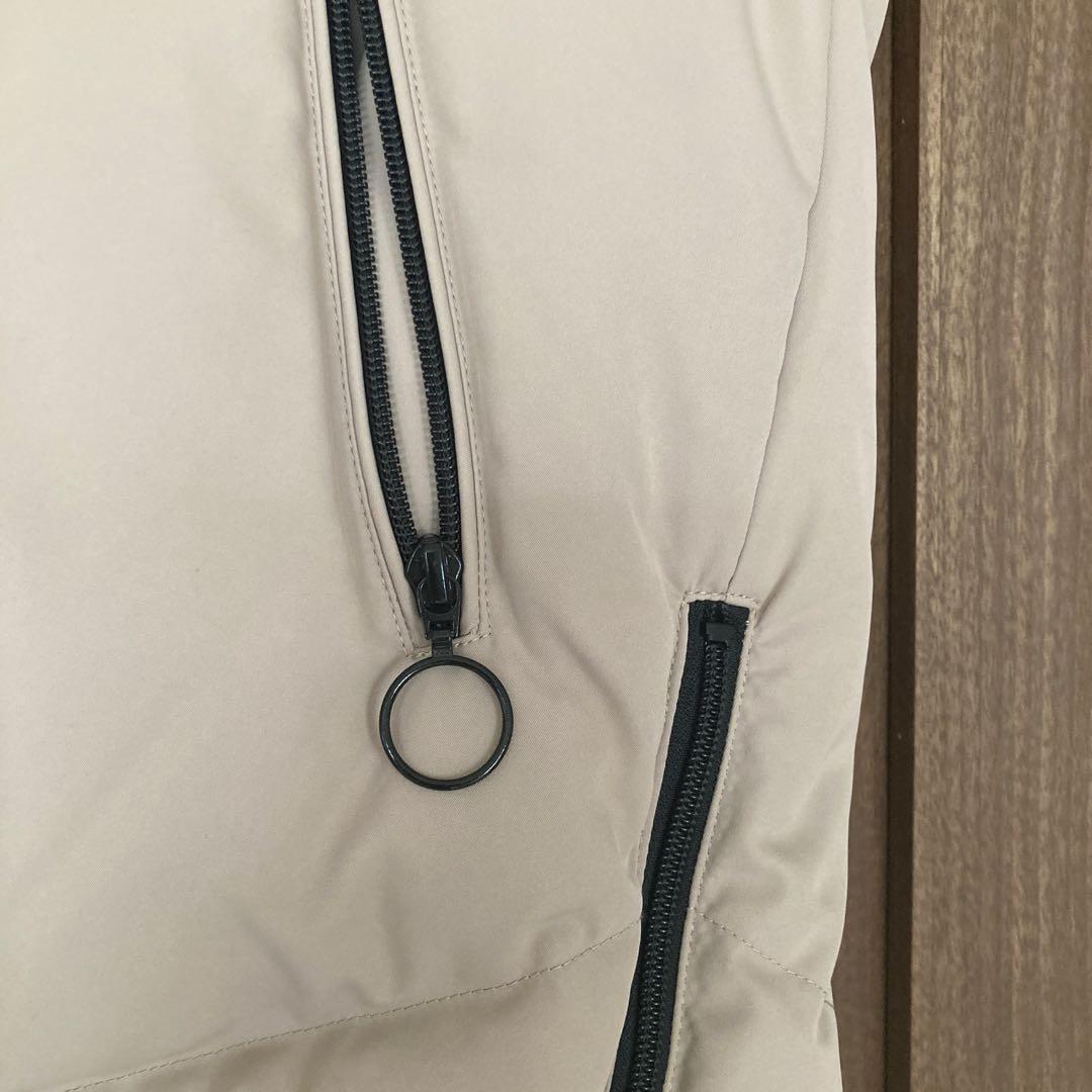 CLOVE フード付きベージュダウンベスト