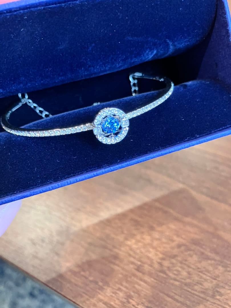 ★SWAROVSKI　スワロフスキー　バングル　ブルースワロ
