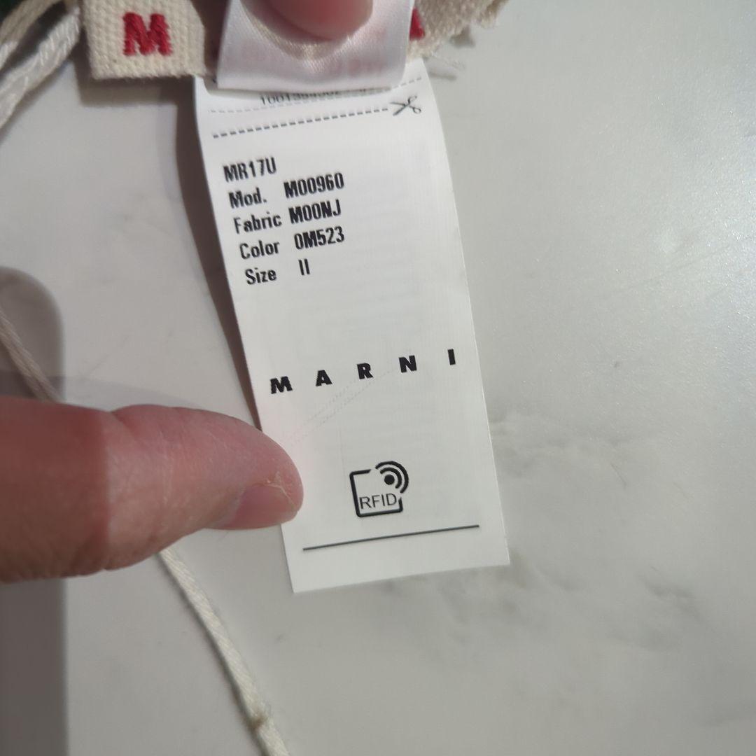 し*ん様 MARNI　マルニ　新品マフラー