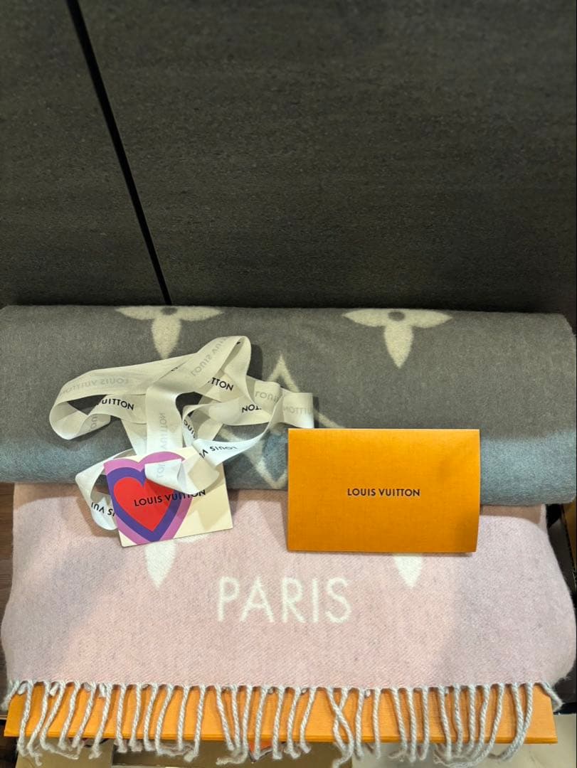 ルイ　ヴィトン　エシャルプ　レイキヤビック　M70868 カシミア　マフラー