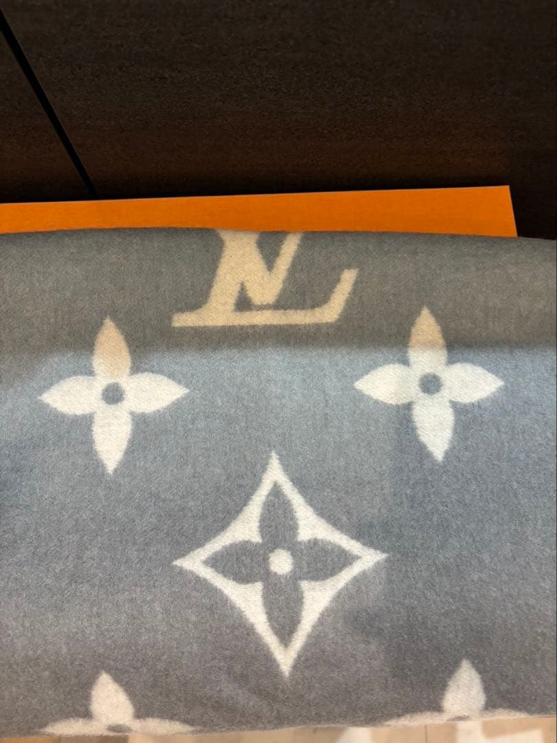 ルイ　ヴィトン　エシャルプ　レイキヤビック　M70868 カシミア　マフラー