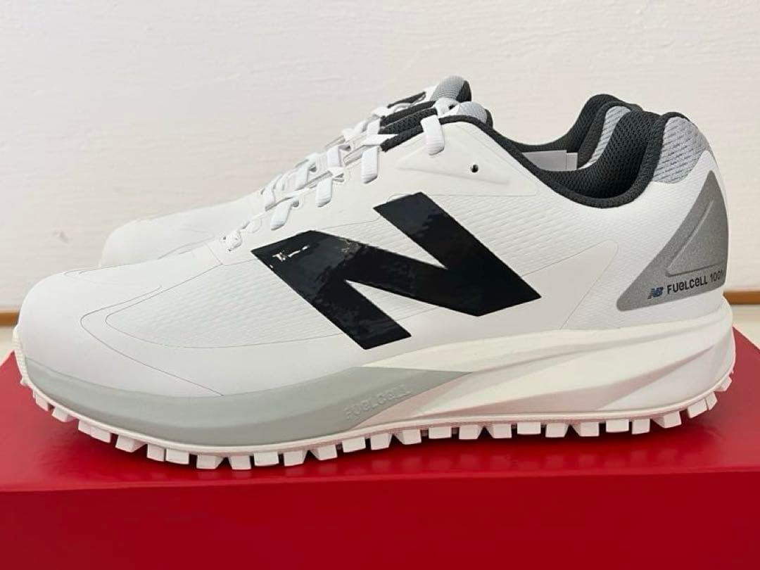 新品　未使用品　ニューバランス　ゴルフシューズ　Fuelcell 1001v5