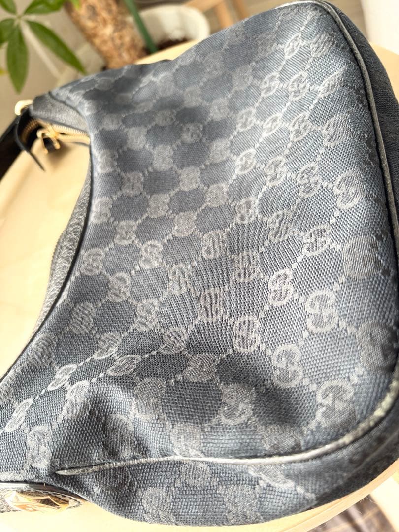 な*ぴ様 GUCCI グッチ GG キャンバス ショルダーバッグ ブラック