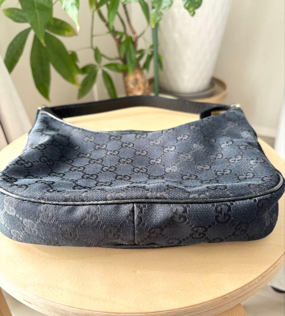 な*ぴ様 GUCCI グッチ GG キャンバス ショルダーバッグ ブラック
