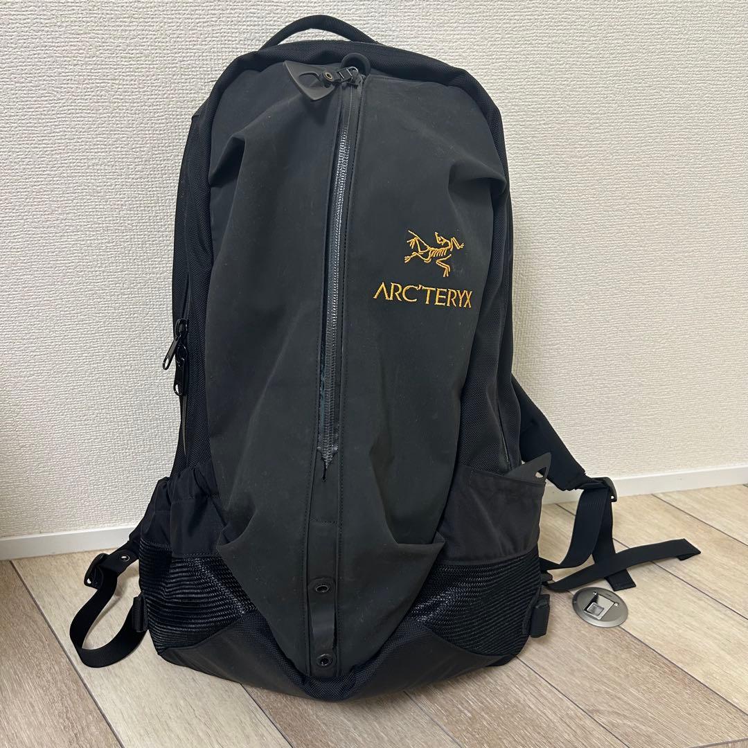 ARC'TERYX ブラック バックパック　アロー22