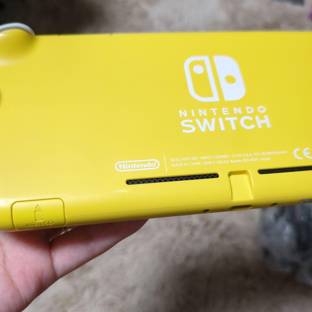 Nintendo　Switchライト　イエロー　箱付き　ジャンク