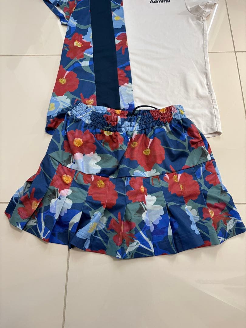 Admiral フラワーパターン Tシャツとスカートセット　sサイズ