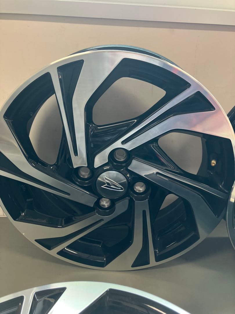 ダイハツ純正アルミ15インチ