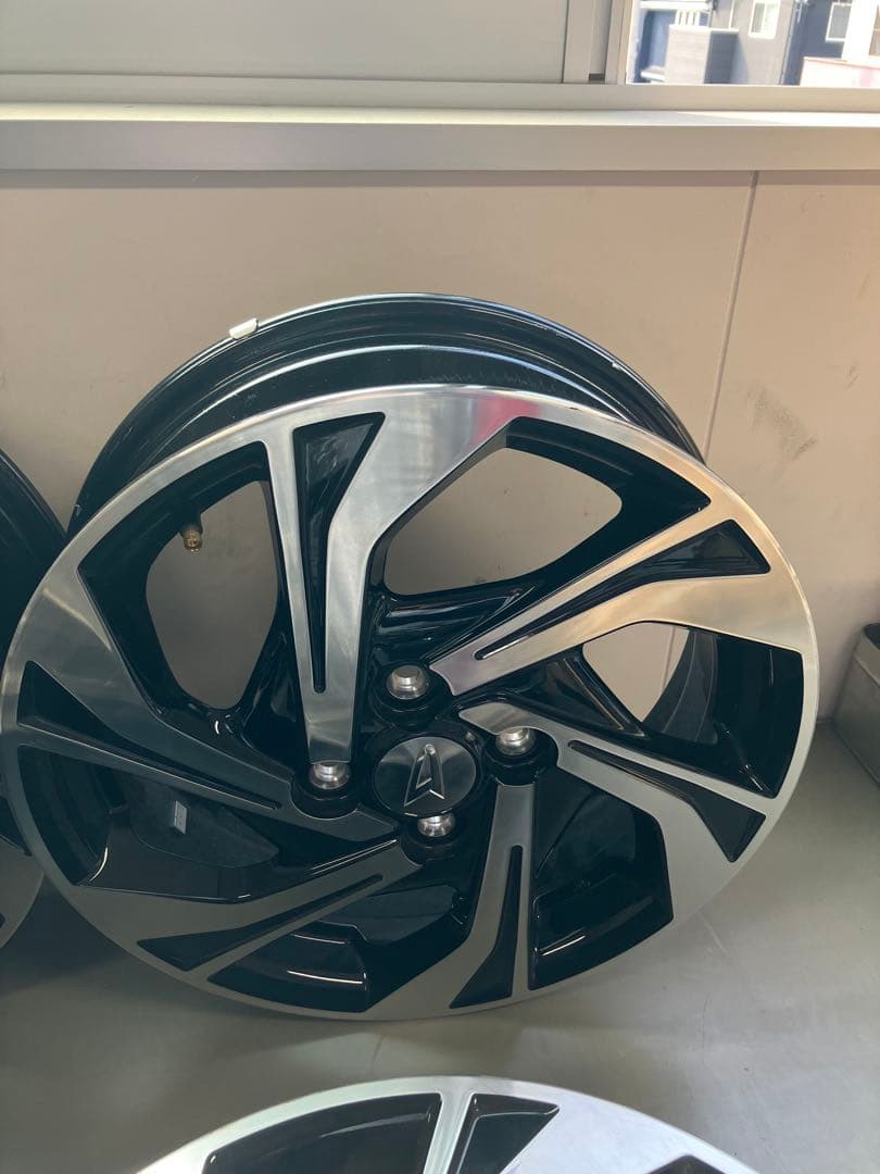 ダイハツ純正アルミ15インチ