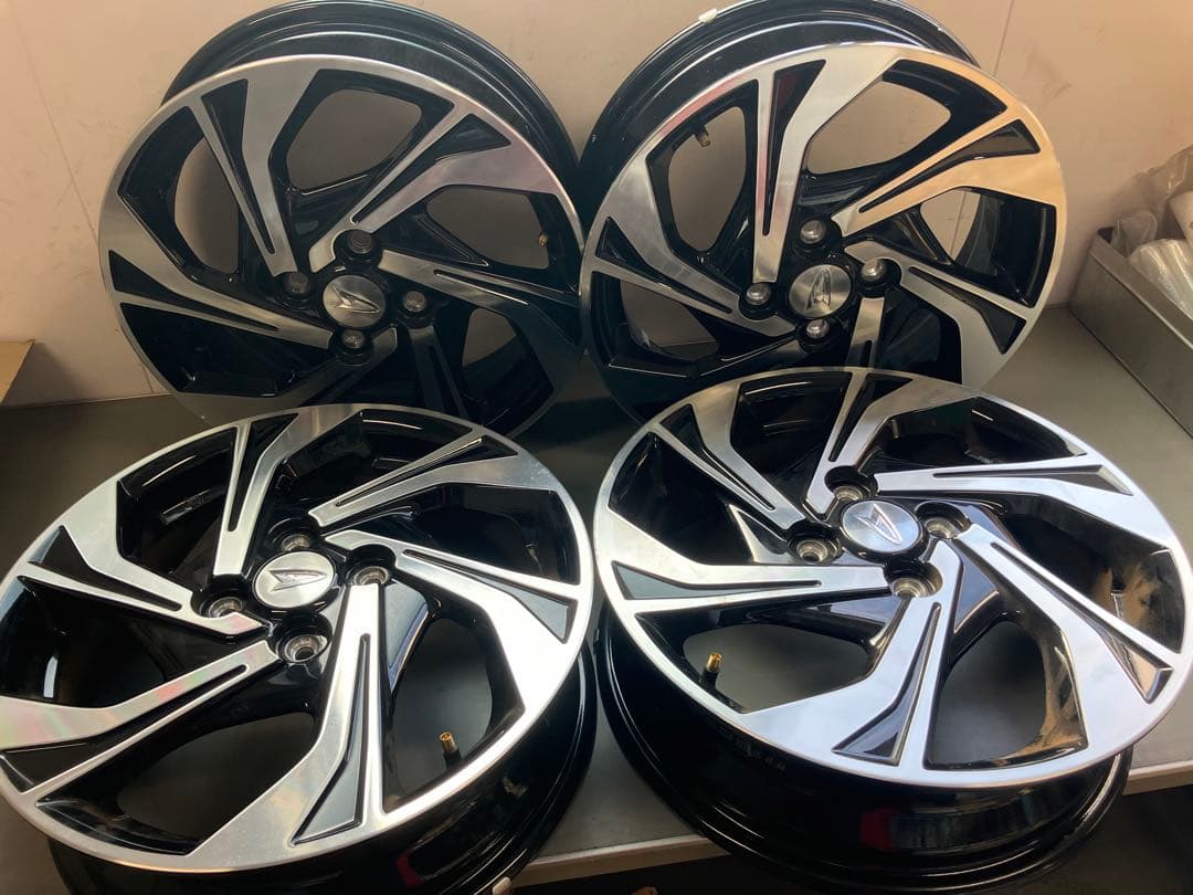 ダイハツ純正アルミ15インチ