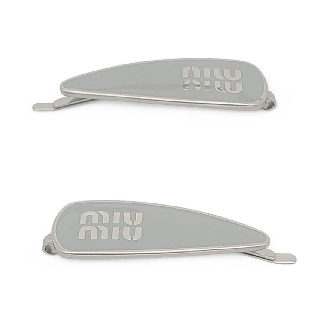 ミュウミュウ ロゴ ヘアピン シルバー グレー ヘアアクセサリー レディース