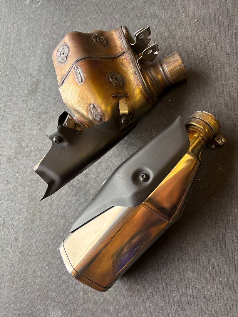 ステンレス製マフラー シルバー ブラック