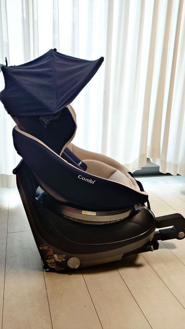 コンビ ISOFIX固定 新生児対応 クルムーヴ スマート Light