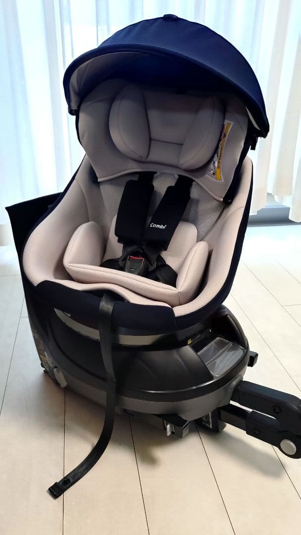 コンビ ISOFIX固定 新生児対応 クルムーヴ スマート Light