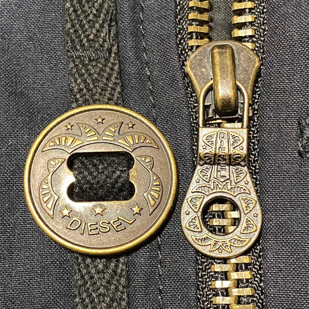 DIESEL 刺繍 ナイロン フード付き ジャケット ディーゼルボタン 紺色