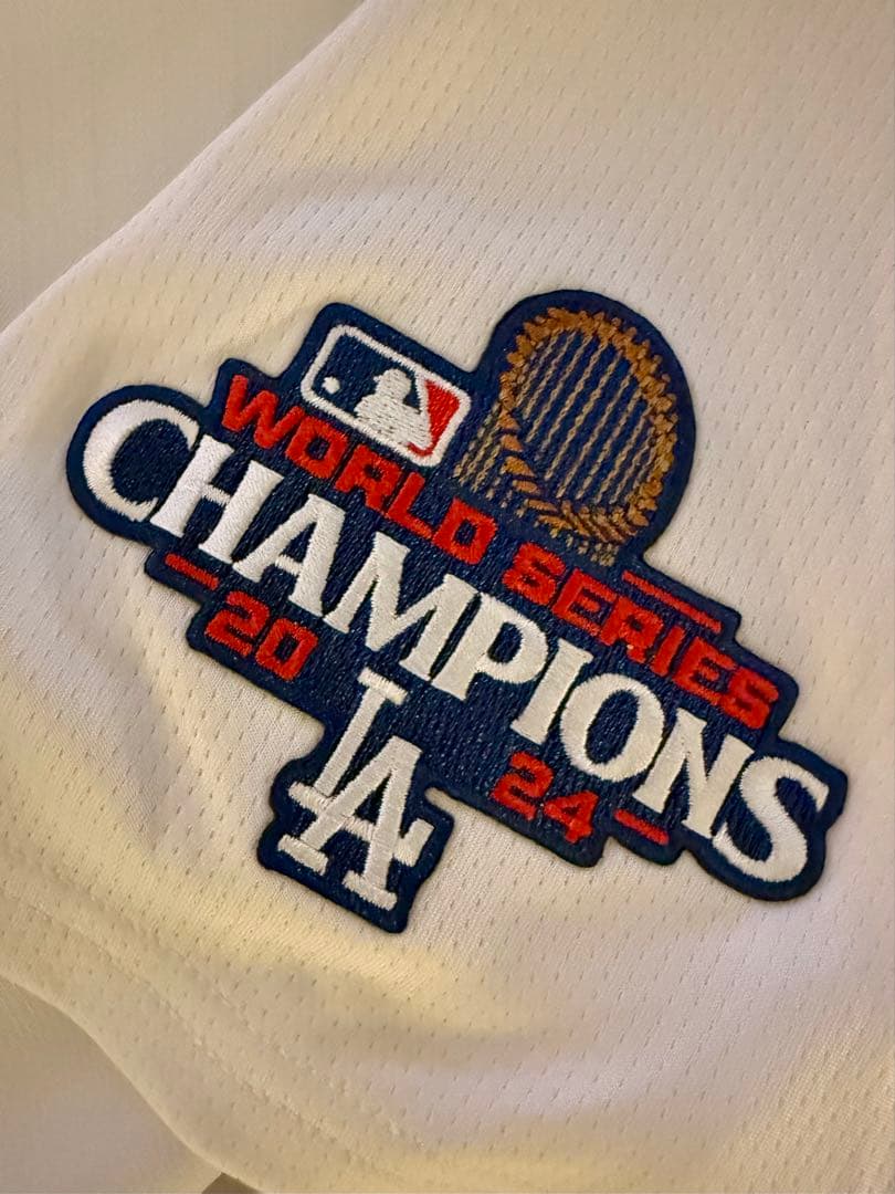 【1着限定/Mサイズ】山本由伸 ユニフォーム 優勝記念パッチ付き ドジャース