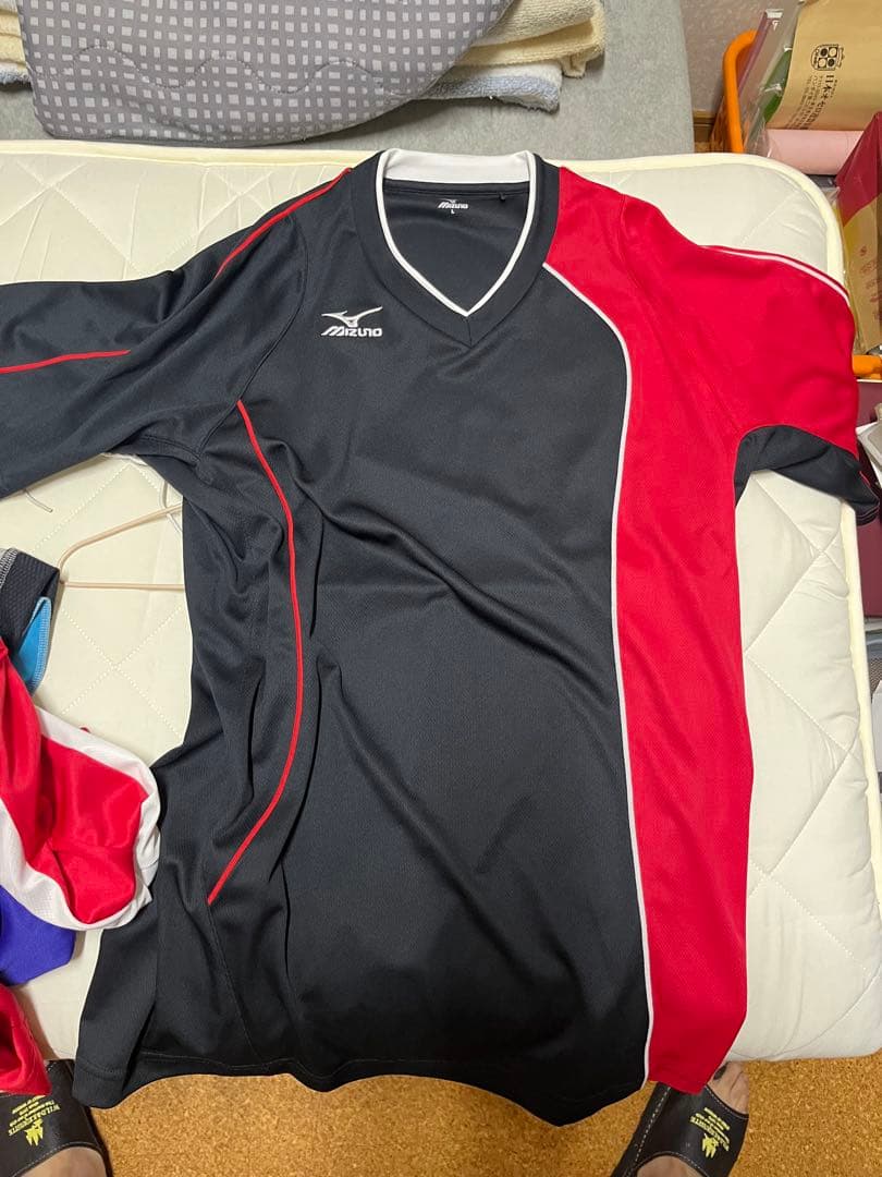 ヨネックス　ゲームシャツとプラクティスシャツ