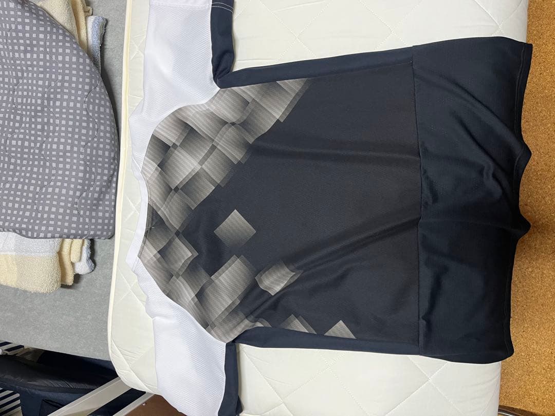 ヨネックス　ゲームシャツとプラクティスシャツ