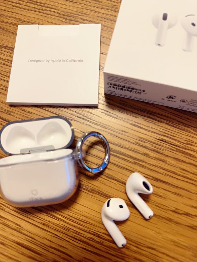 純正品　Apple AirPods 4 ifaceケース付