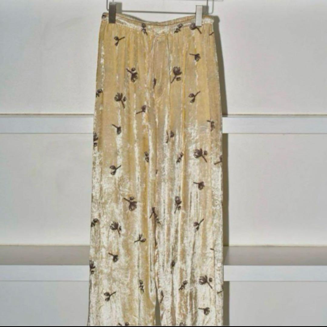 パンツ TODAYFUL Embroidery Velour Pants