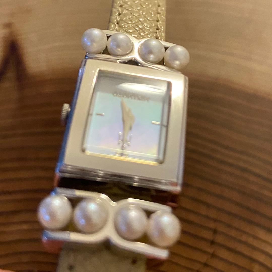 【週末限定値下げ】ミキモト腕時計 シェル文字盤レザーベルト パール8P（美品）