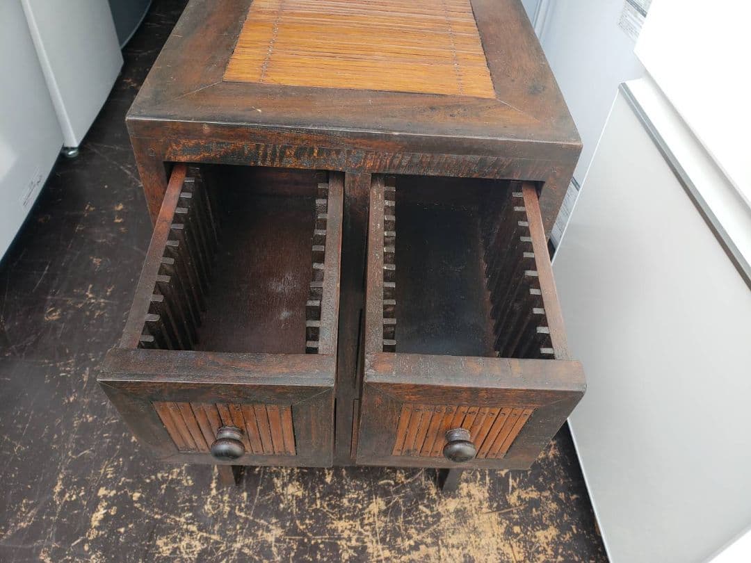 アンティーク調　アジアン家具　小物入れ、CD入れ