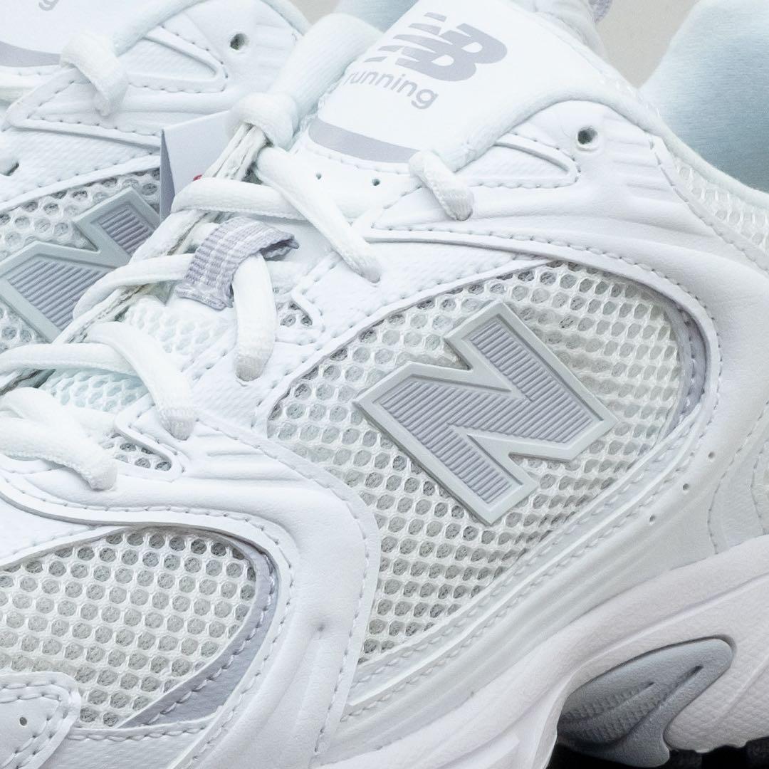 ニューバランス レディース ランニングシューズ ホワイト 25cm 白 軽量