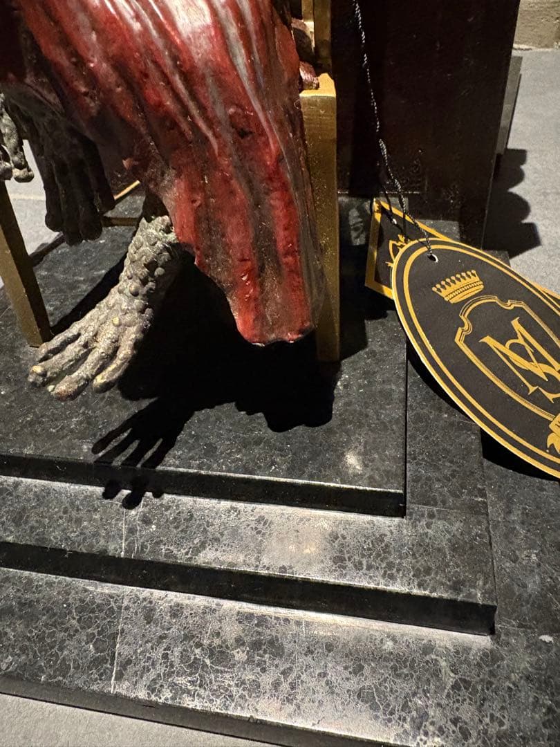 maitl and smith 王座に座るカエルのブックエンド