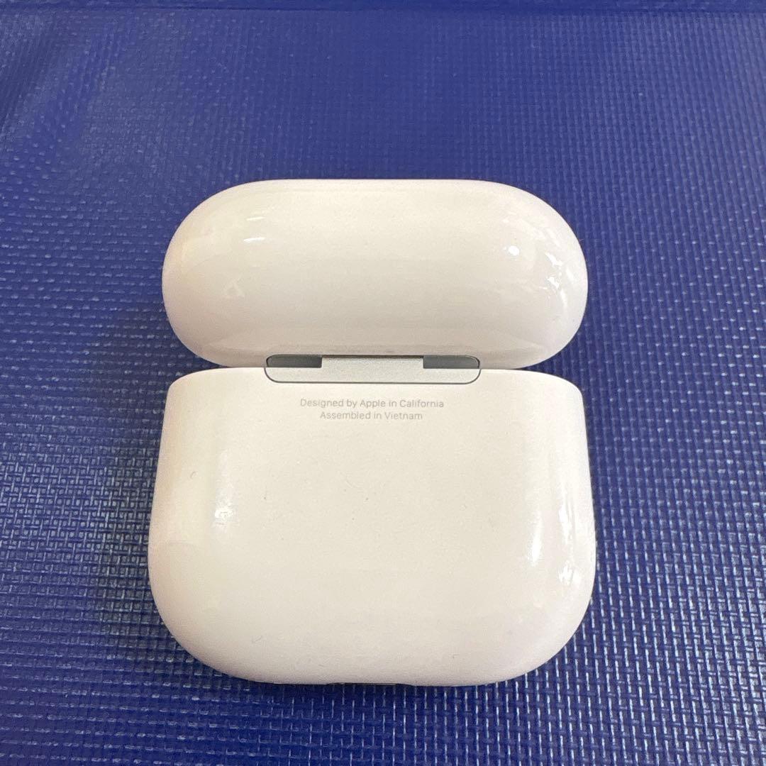 AirPods 4 ノイズキャンセリング搭載モデル（正規品）