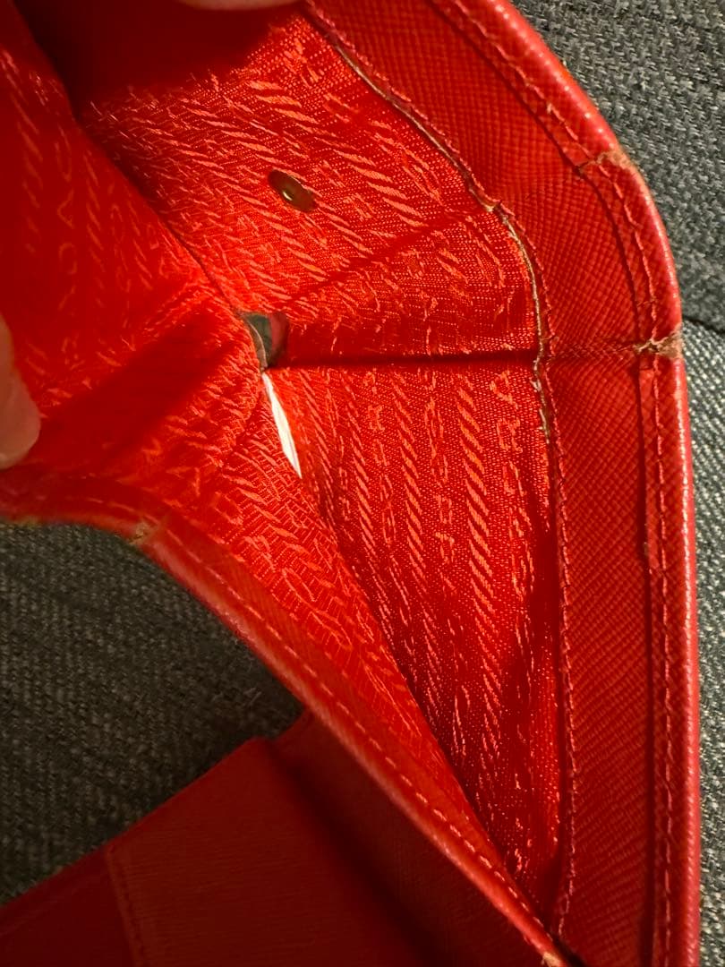 PRADA サフィアーノレザー 3つ折り財布 レッド