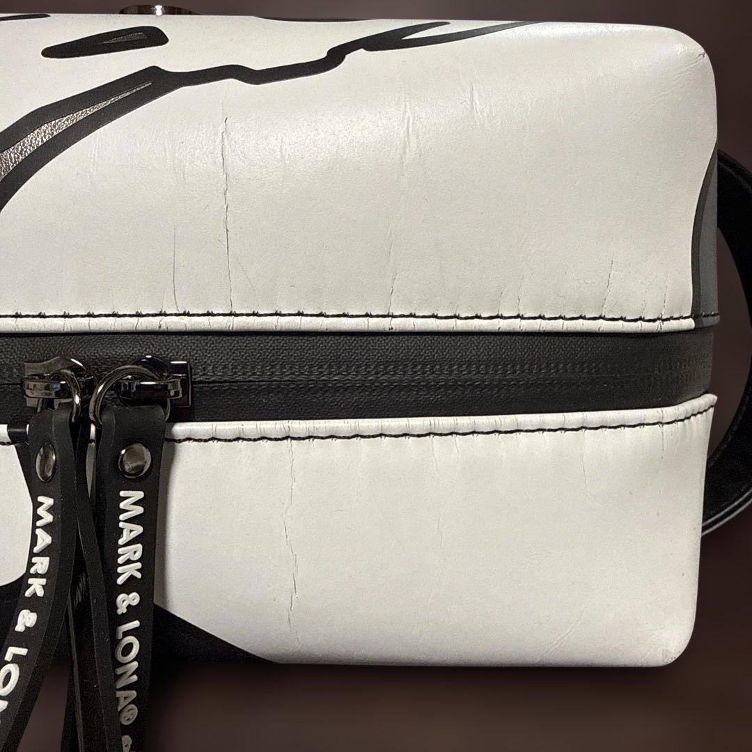 マークアンドロナ MILO Clutch Bag