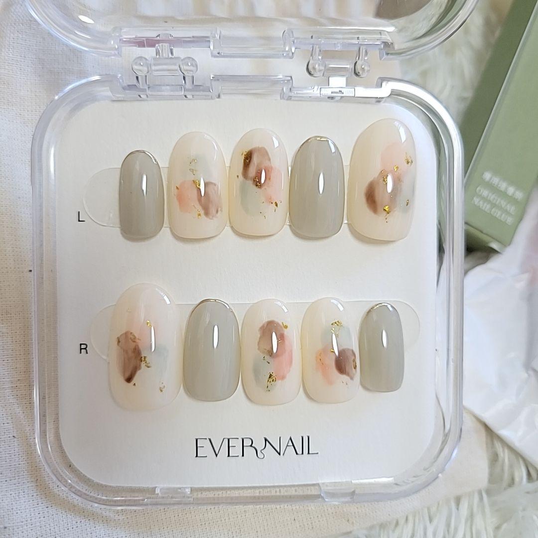 未使用✦EVERNAIL エバーネイル ネイルチップ ミディアムオーバル グレー