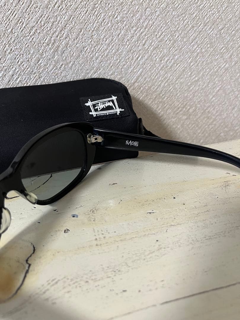 Stussy NAOMI ブラックサングラス