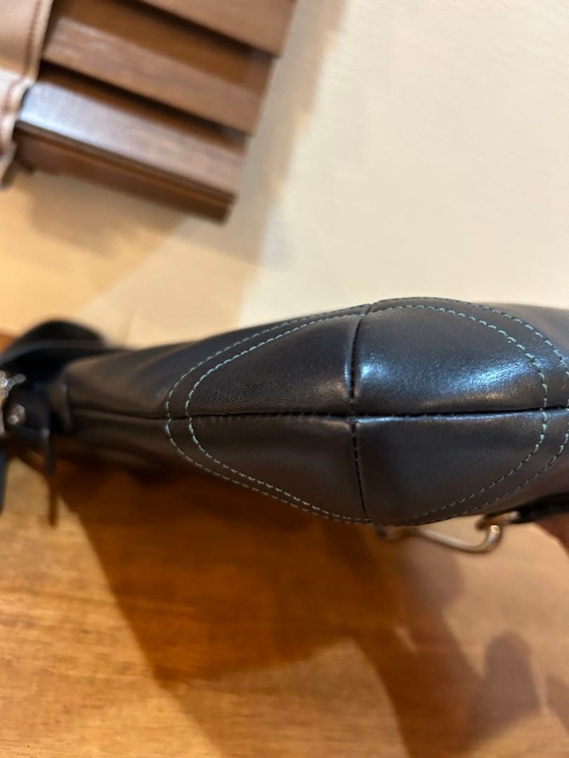 aiさん用　　　コーチ　美品　ブラックレザーショルダーバッグ