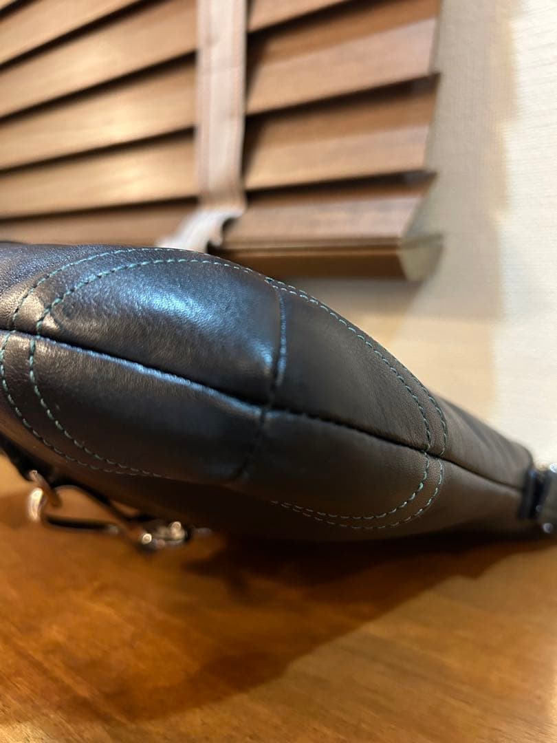 aiさん用　　　コーチ　美品　ブラックレザーショルダーバッグ