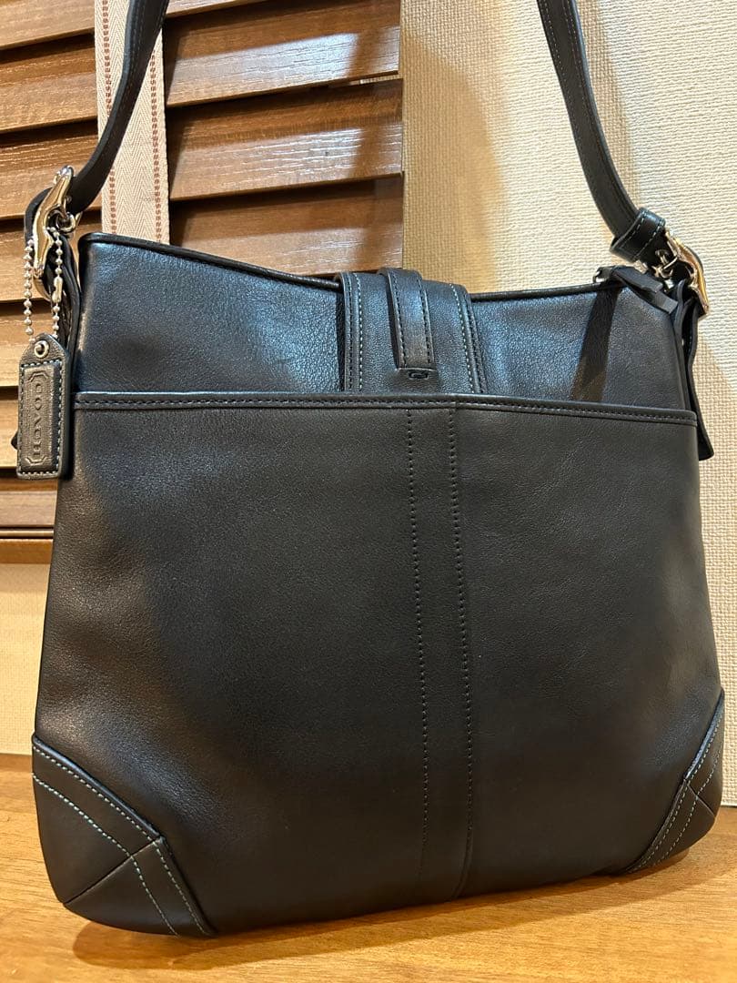 aiさん用　　　コーチ　美品　ブラックレザーショルダーバッグ